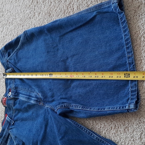 Vintage Tommy Hilfiger red label denim shorts, carpenter fit, size 36, Y2K - Picture 6 of 7